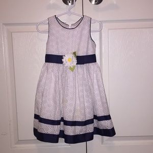 Girls dress